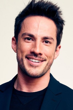 Michael Trevino tüm dizileri dizigom'da