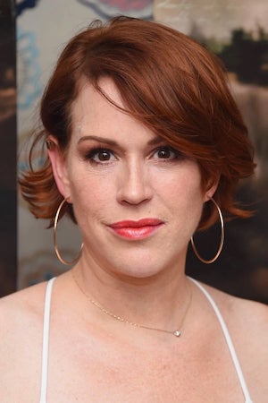 Molly Ringwald tüm dizileri dizigom'da