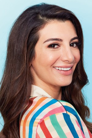 Nasim Pedrad tüm dizileri dizigom'da