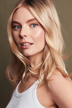 Nell Hudson tüm dizileri dizigom'da