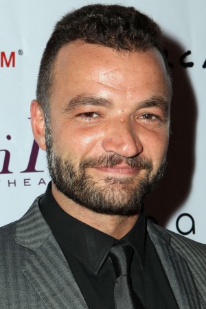 Nick E. Tarabay tüm dizileri dizigom'da