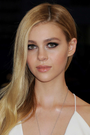 Nicola Peltz tüm dizileri dizigom'da