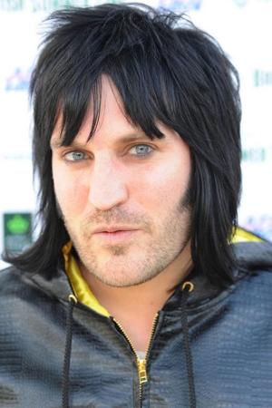 Noel Fielding tüm dizileri dizigom'da