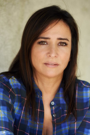 Pamela Adlon tüm dizileri dizigom'da