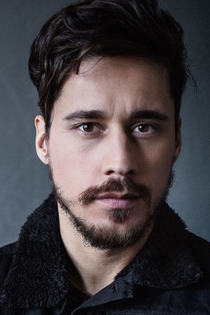 Peter Gadiot tüm dizileri dizigom'da