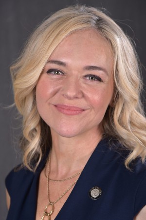 Rachel Bay Jones tüm dizileri dizigom'da