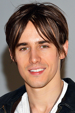 Reeve Carney tüm dizileri dizigom'da