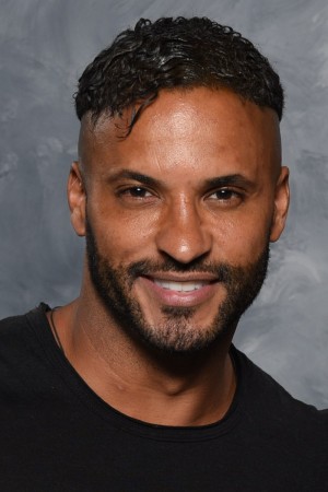 Ricky Whittle tüm dizileri dizigom'da