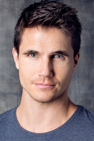 Robbie Amell tüm dizileri dizigom'da