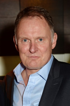 Robert Glenister tüm dizileri dizigom'da