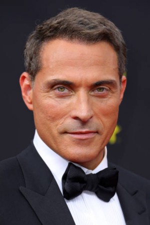 Rufus Sewell tüm dizileri dizigom'da