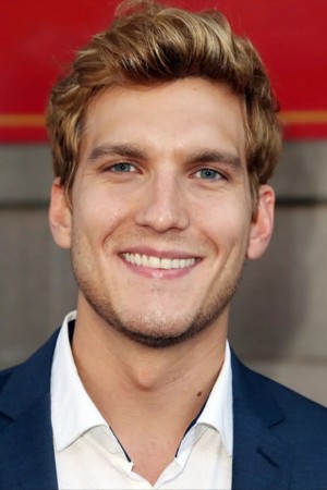 Scott Michael Foster tüm dizileri dizigom'da