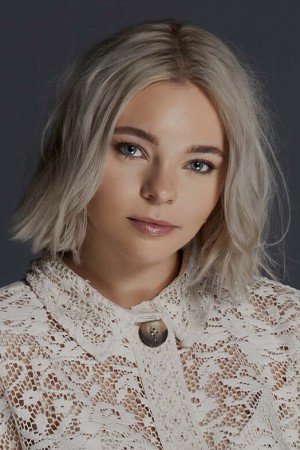 Taylor Hickson tüm dizileri dizigom'da