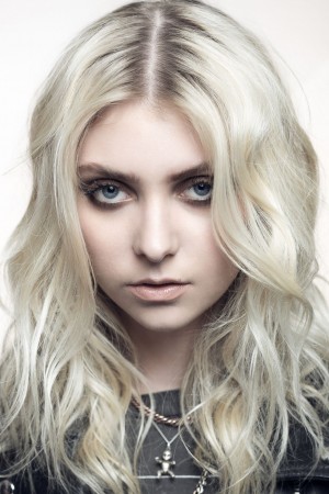 Taylor Momsen tüm dizileri dizigom'da