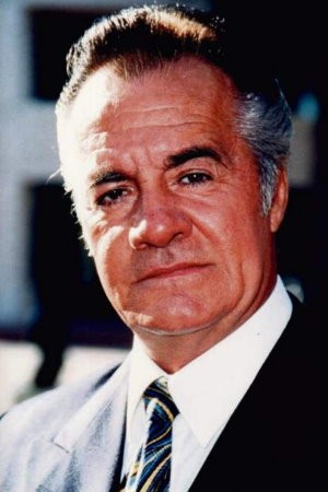 Tony Sirico tüm dizileri dizigom'da