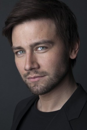 Torrance Coombs tüm dizileri dizigom'da