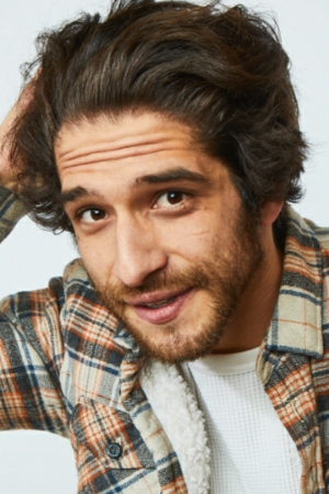 Tyler Posey tüm dizileri dizigom'da