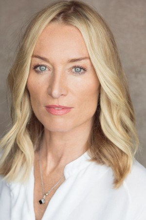 Victoria Smurfit tüm dizileri dizigom'da